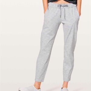 Lululemon | On The Fly Pants / Wee Are From Space Nimbus Battleship / Ice Grey